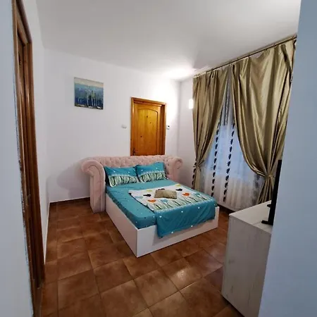 Apartament In Corbu In Casa De Vacanta Daire